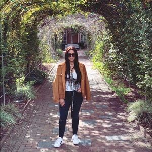 Meet your Posher, Lisseth